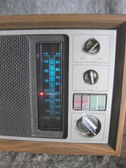 Vintage AM FM Radio Magnavox R434 MCM Made In Japan WORKS!