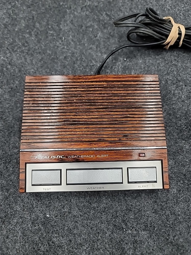 REALISTIC National WeatherRadio Alert Model 12-140 Works Vintage