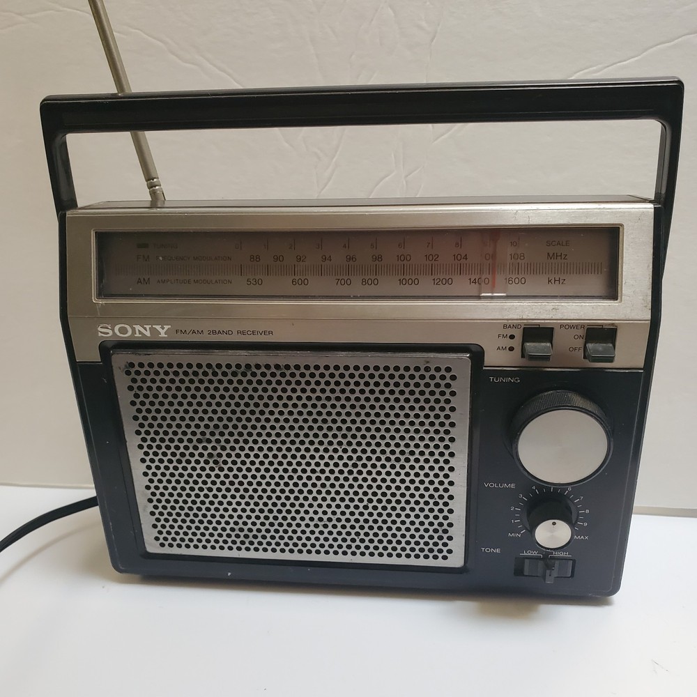 SONY TFM-7720W FM/AM 2 Band Receiver Portable Radio AC/Battery Tested & Working