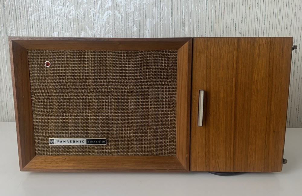 Panasonic Am Fm 2 Band RE-74 Vintage ￼Wood Cabin Solid State Radio