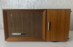 Panasonic Am Fm 2 Band RE-74 Vintage ￼Wood Cabin Solid State Radio