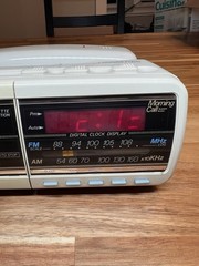 Soundesign 7580IVY AM/FM Alarm Clock radio Telephone Cassette Player READ DESC