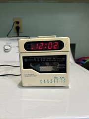 Vintage Lloyds CR201 AM/FM Clock Radio Cassette Player Cube *WORKS*