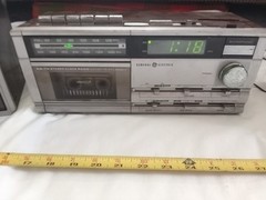 GE AM/FM clock radio cassette recorder – Model 7 4984A, tested & working.