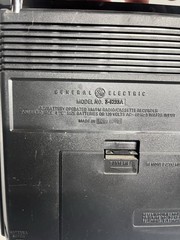 General Electric 3-5233A – Portable AM/FM Radio Cassette Recorder Tested – READ
