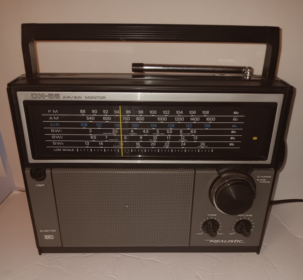 VTG REALISTIC RADIO SHACK AM/FM DX-66 AIR/SW MONITOR MODEL 12-767 TESTED-WORKS