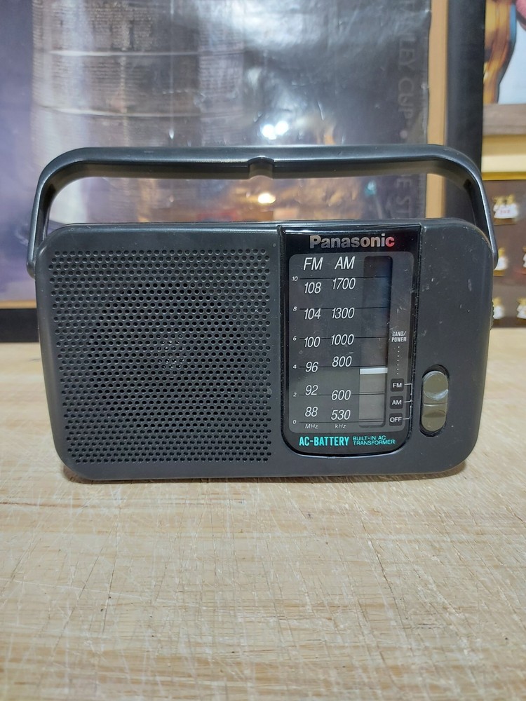 Vintage Panasonic RF-544 AM/FM Radio Used Teated No Chord