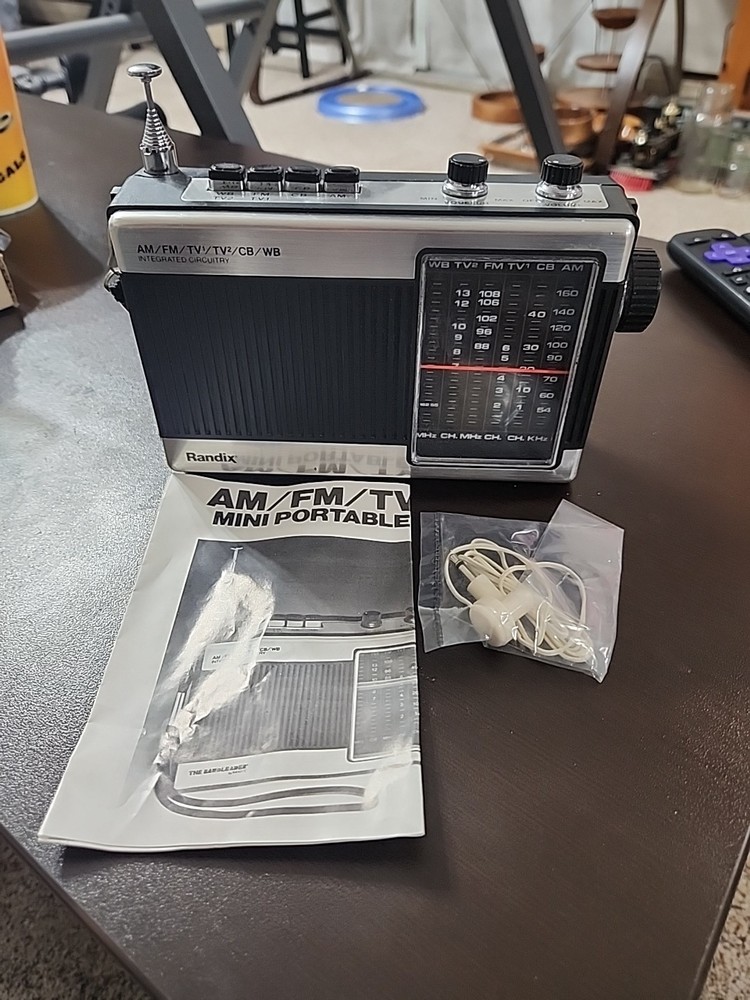 Vintage The Bandleader by Randix Portable Radio MB5552 W/Original Ear Bud,Works