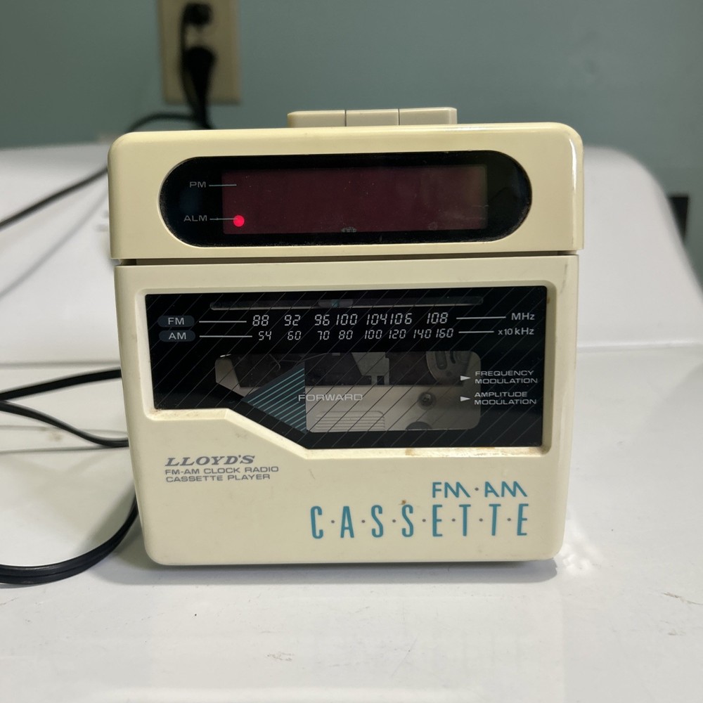 Vintage Lloyds CR201 AM/FM Clock Radio Cassette Player Cube *WORKS*