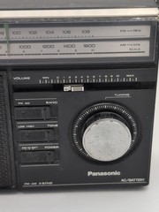 PANASONIC RF-569D AM/FM 2-Band AC/DC Portable Radio
