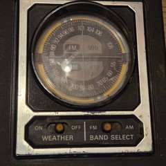Vintage General Electric AM FM Instant Weather Radio P2790 Black AC DC Battery