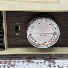 Midland International AM FM Table Radio Model 11-324 Vintage Tested Works!