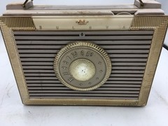 Vintage « THE COMPANION » BULOVA 3 Way Portable Vacuum Tube Radio 208 Parts RS