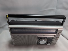 Vintage Panasonic RF-568D AM/FM 2-band receiver 10&Prime; x 6&Prime; x 3&Prime;