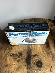 Vintage Magnavox Portable AM/FM Radio