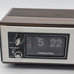 VTG Flip Clock Radio Alarm Sound Design Faux Wood Finish AMFM Model 3461 – READ