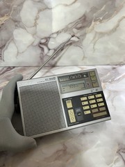 Sony ICF-SW7600D FM Stereo SW/MW/LW PPL Synthesized Receiver Radio ** JUNK **