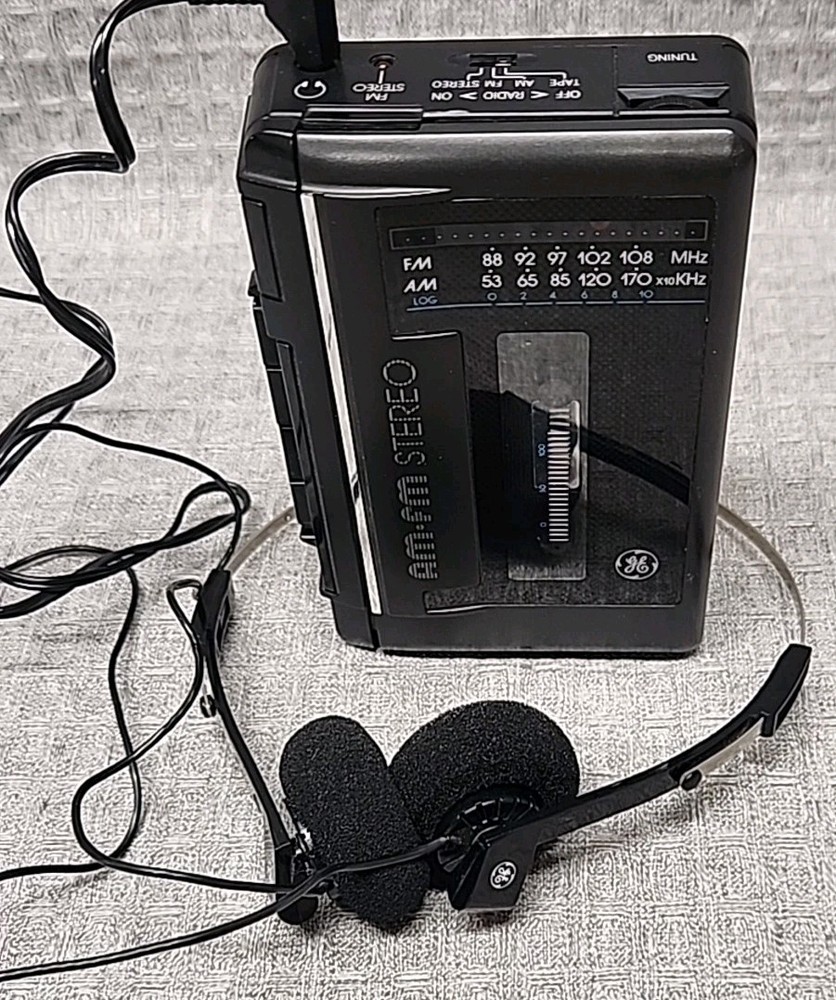 Vintage GE 3-5473B Portable AM/FM Stereo Radio Cassette Player Plays Slow READ