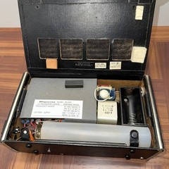 Magnavox MODEL 1R1200 10 TRANSISTOR 3 BAND PORTABLE RADIO TESTED/WORKS