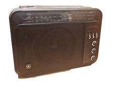 GENERALELECTRIC SUPERADIO AM/FM LONG RANGE PERFORMANCE RADIO WIDE BAND 7-2887B