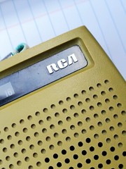 VTG RCA HAND HELD SMALL RADIO untested