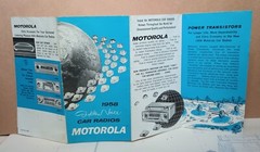 1958 Motorola Golden Voice Car Radios Brochure : Superb Illustrations of Models