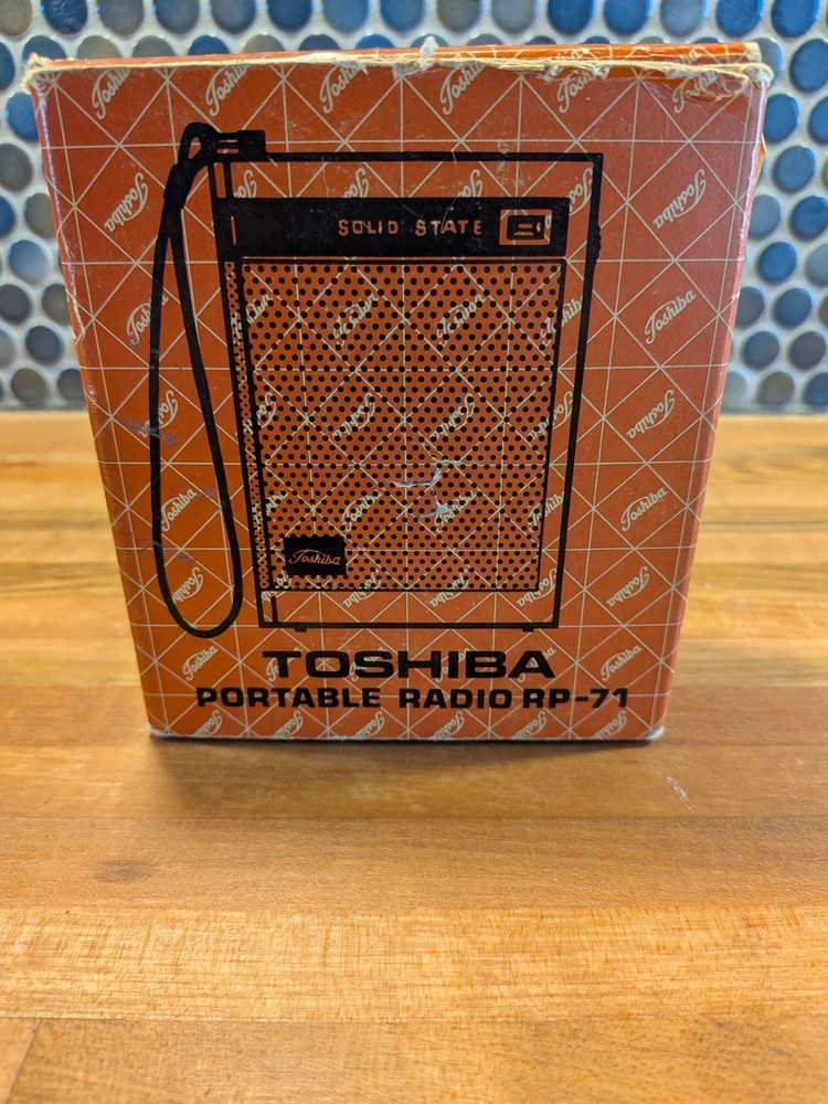 Vintage Toshiba RP-71 Transistor Radio Boxed Set JAPAN NOS Case Earbuds Working