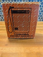 Vintage Toshiba RP-71 Transistor Radio Boxed Set JAPAN NOS Case Earbuds Working