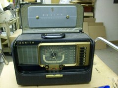 ZENITH WAVEMAGNET TRANS-OCEANIC SHORT-WAVE RADIO