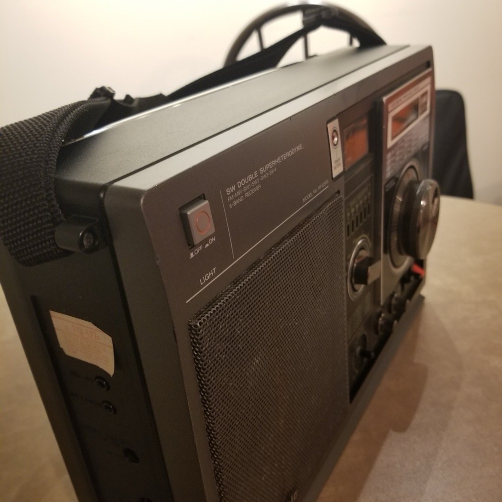 PANASONIC RF-B3OO Short Wave Radio- Tested And Functions Great!