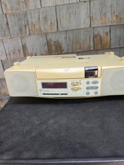 1995 GE Spacemaker 7-4290 Under Cabinet AM/FM Radio CD Player Light Clock VTG