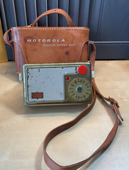 MOTOROLA Transistor Radio, Leather Case with Strap Working Condition