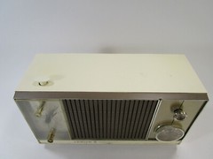 VINTAGE ZENITH MODEL Z265W AM SOLID STATE RADIO ALARM CLOCK RETRO