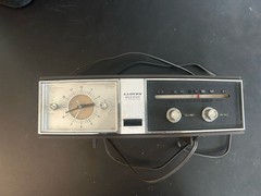 Vintage LLOYD&rsquo;S Solid State 2 Speaker Clock Radio Model 9J45G-108a Tested Works!