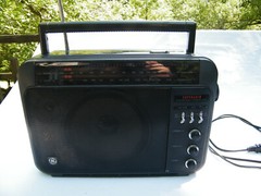 Vintage GE Superadio III Long Range High Performance AM/FM Super Radio 7-2887A