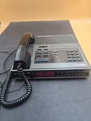 Vintage Magnavox D 9530 Power Back Up 2 Band AM/FM Clock Radio Landline Phone