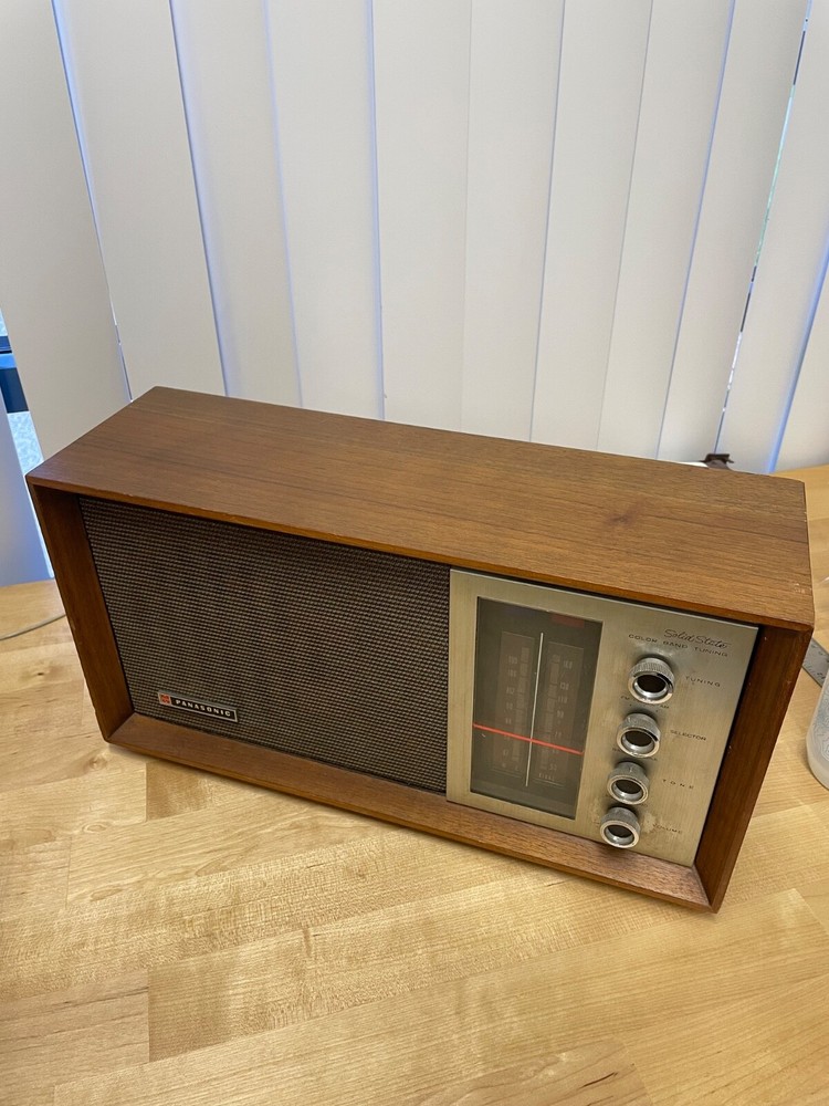 Vintage Panasonic RE-7257 Solid State 2 Band Tuning FM/AM Radio