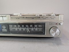 Vintage AM/FM Clock Radio Cassette Player Alarm Clock 7-4975C *Read