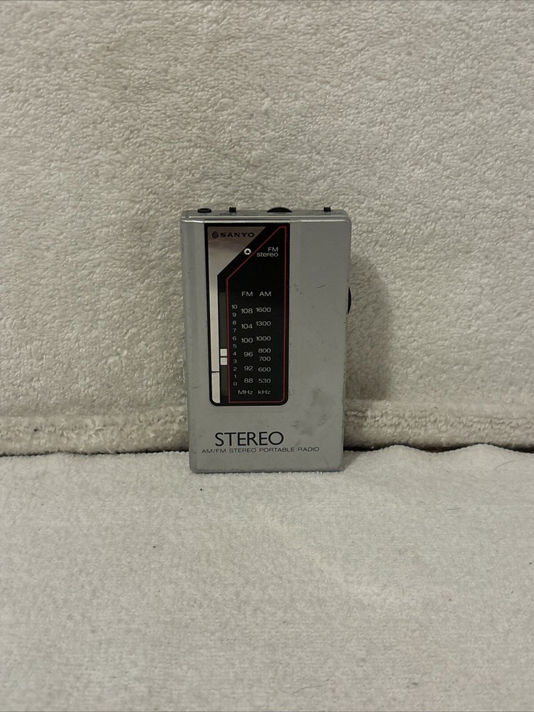 Vintage Collector’s Sanyo AM/FM Stereo Portable Radio RP40 -WORKS! FREE SHIP