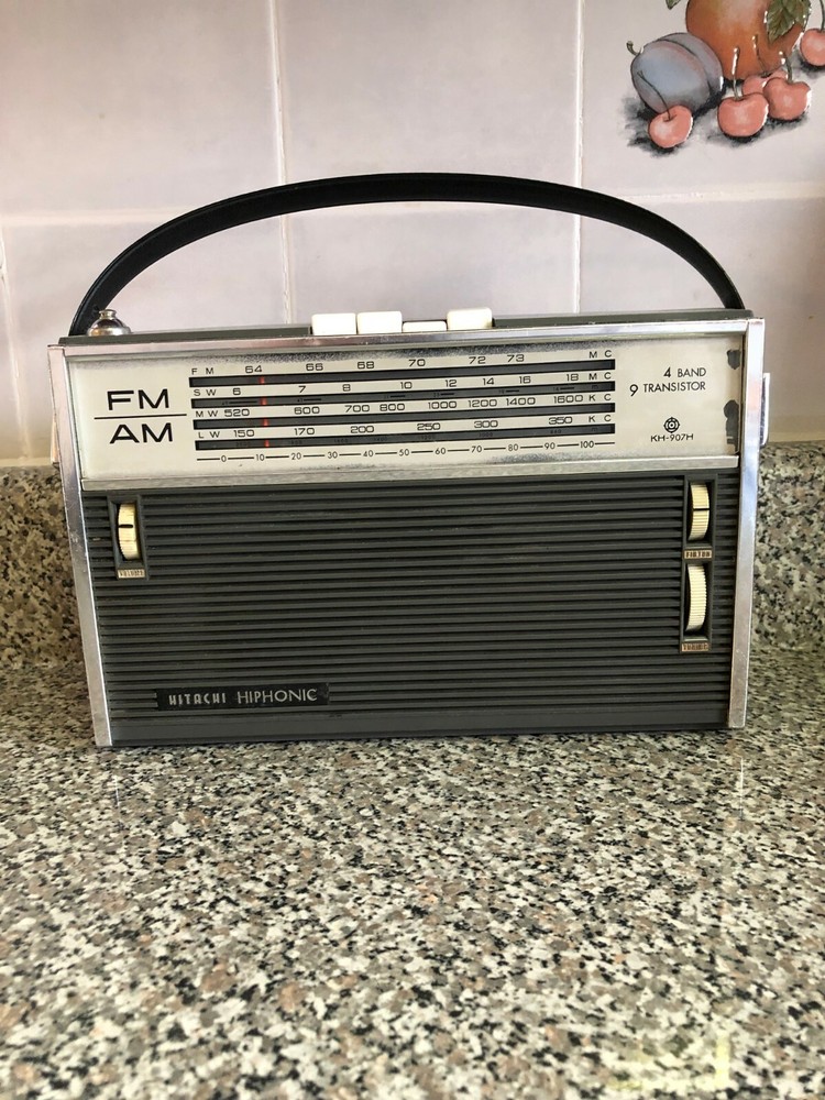 HITACHI RADIO