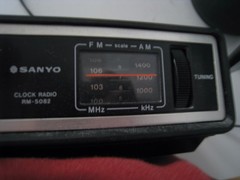 Vintage 1980s Sanyo RM5082 AM/FM Clock Radio w manual