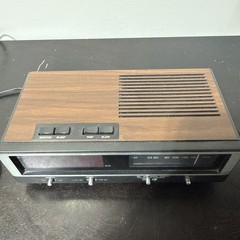 Vintage Realistic Alarm Clock Radio Chronomatic 213 1980 Digital AM/FM 12-1520
