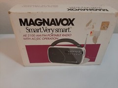 BRAND NEW MAGNAVOX AE2100 AM FM PORTABLE RADIO Ac/dc 2 Band Antenna Vtg Open Box