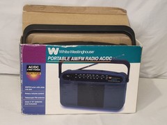 White-Westinghouse Portable AC/DC Radio AF/FM Tuning – AS IS PARTS ONLY