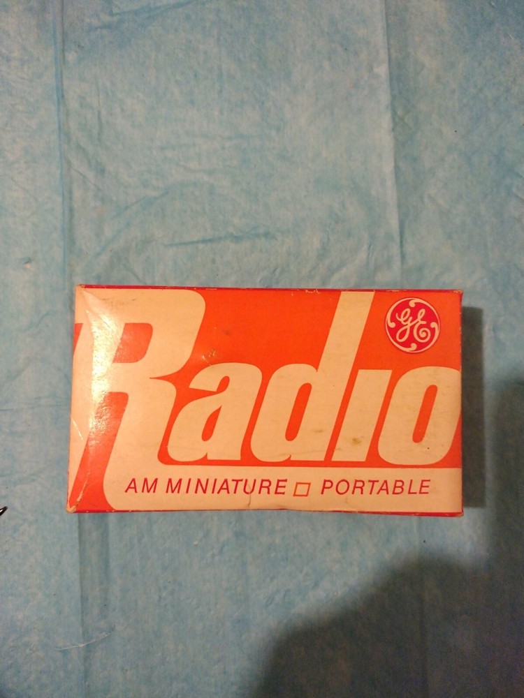 GE RADIO AM Miniature portable P2790