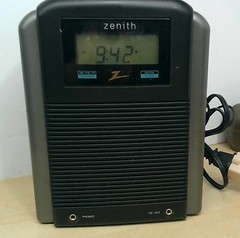 Vintage Zenith Digital Alarm Clock Radio With AM/FM/TV/Weather Bands Z203B WORKS