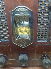 General Electric GE Reproduction Model No 7-4100JA Cathedral AM/FM Radio Wood