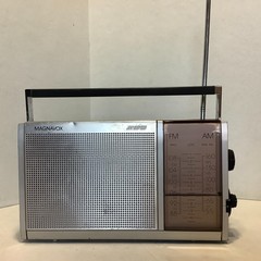 Vintage Magnavox 299 Portable Radio AM/FM Tested Works NO Power Cord