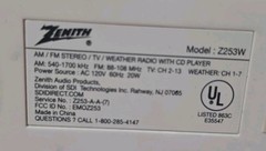 Vintage Zenith Z253W AM/FM Stereo Clock Radio CD Player White – FOR PARTS ONLY.