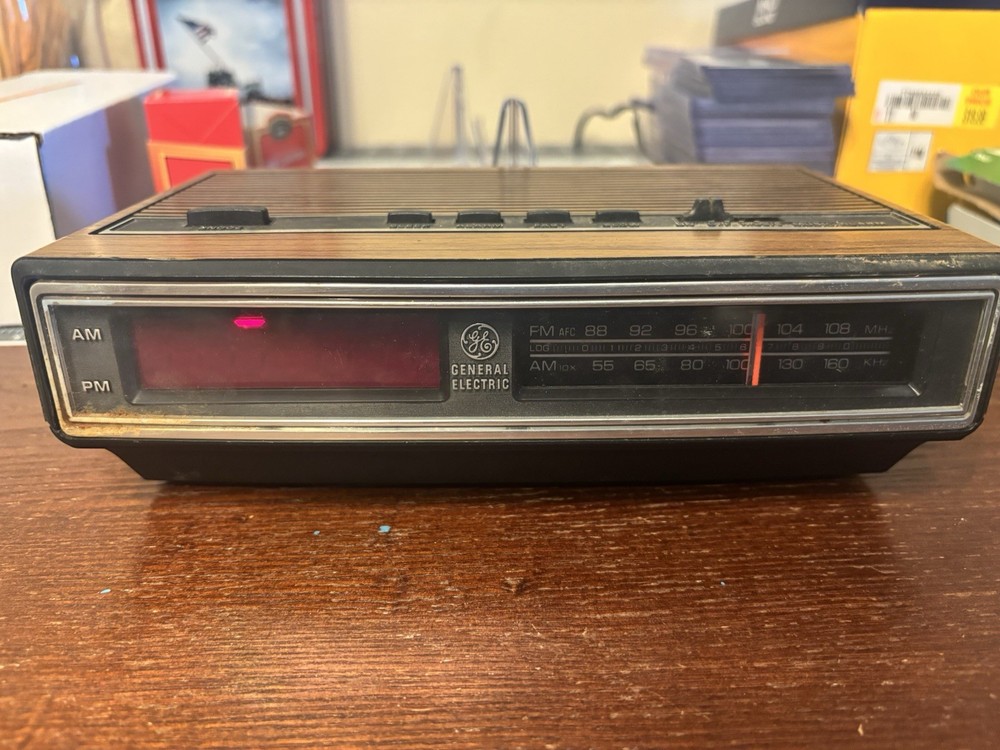 GE General Electric 7-4625C AM/FM Alarm Clock Radio Woodgrain Tested Working
